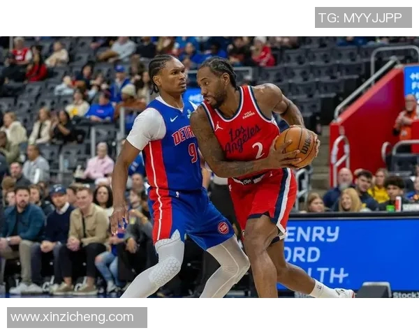 快船与爵士季后赛激战回顾球队表现与关键时刻分析