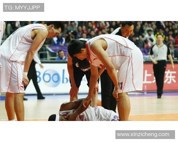 雷霆与魔术上演惊心动魄绝杀反绝杀大战球迷热血沸腾的精彩瞬间回顾